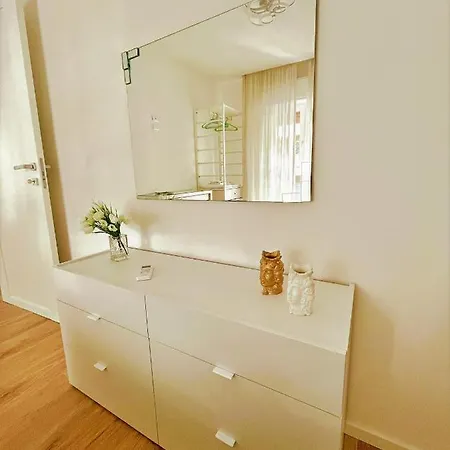 Wood & White *