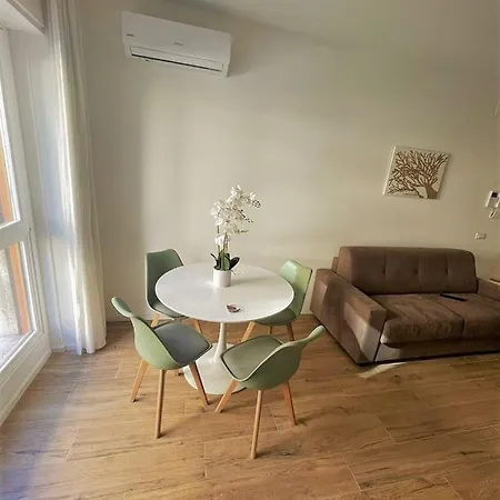Wood & White